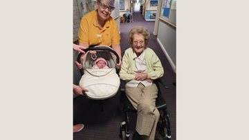 Barleystone Resident meets visitor with a century sized age gap
